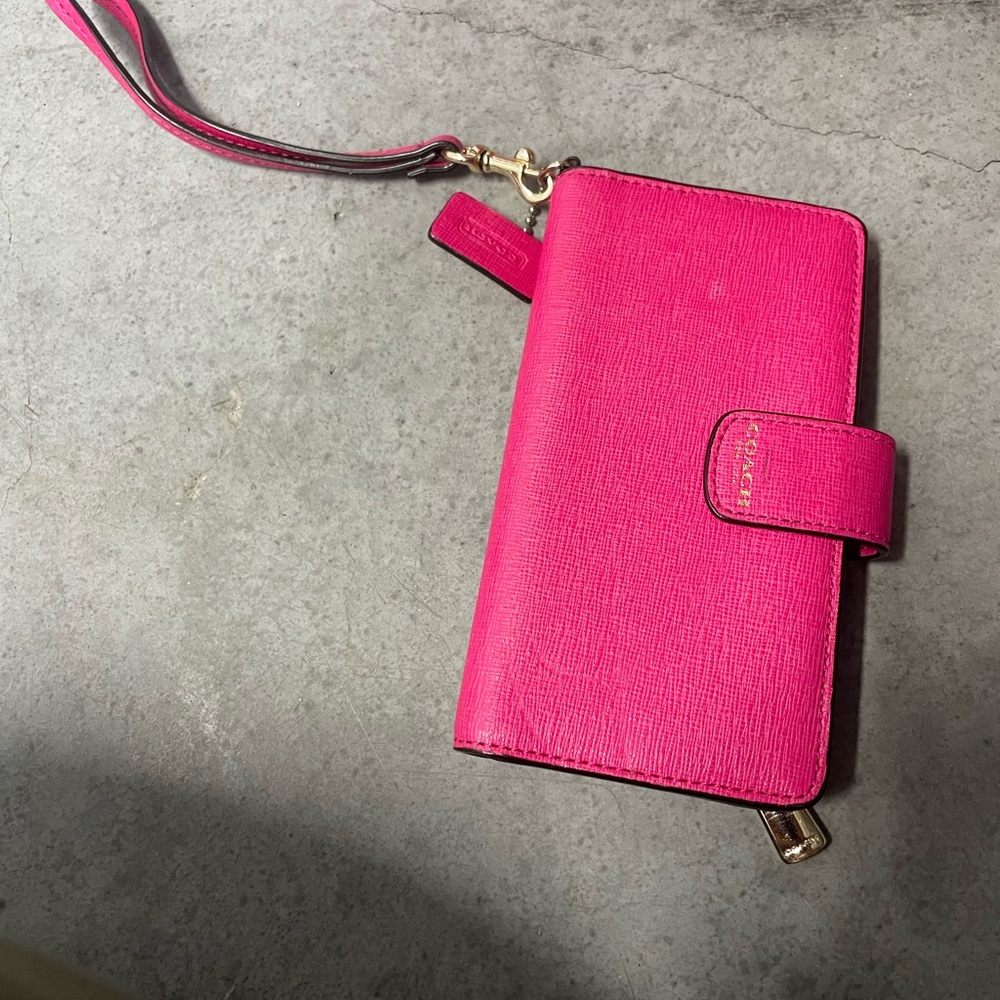 Retail coach phone clutch bag